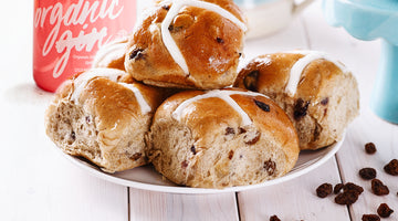 Vegan Friendly Hot Cross Buns 🐣  🍹⁠  Mouthwatering Easter Recipes with Fatty's Cocktail Pairings